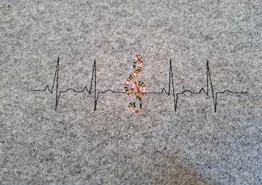 Preview: Vollstickdatei Herzlinie mit Violinschlüssel